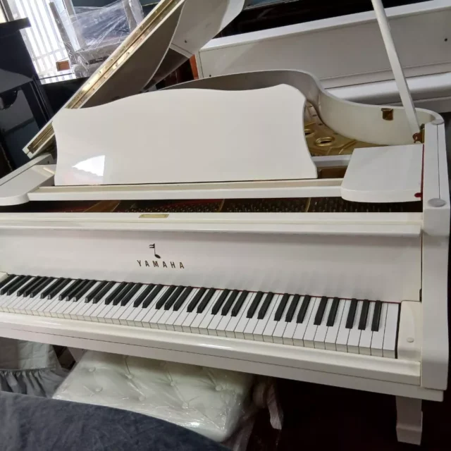 Yamaha Grand Piano White