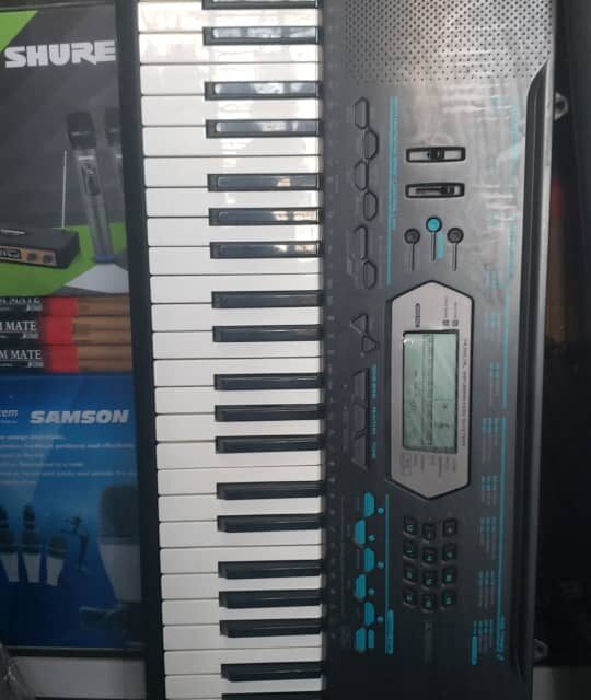 UK Used Casio CTK-2100 61-Key Portable Keyboard